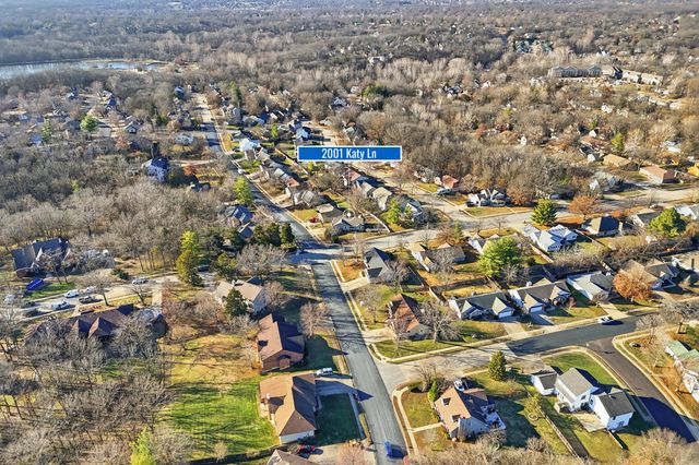 2001 KATY LN, Columbia, MO 65203