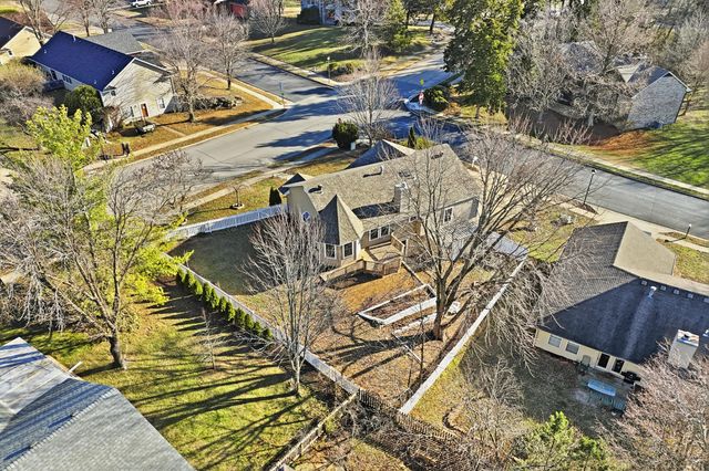 2001 KATY LN, Columbia, MO 65203