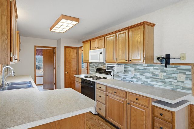 2001 KATY LN, Columbia, MO 65203