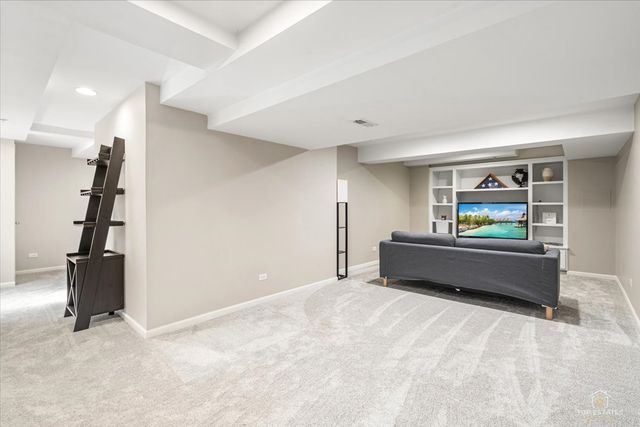 2010 IVY RIDGE Drive, Hoffman Estates, IL 60192