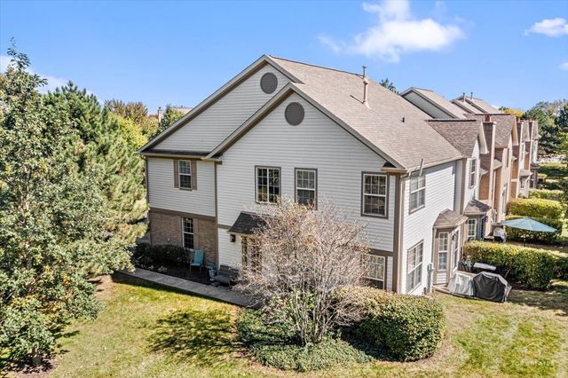 2010 IVY RIDGE Drive, Hoffman Estates, IL 60192
