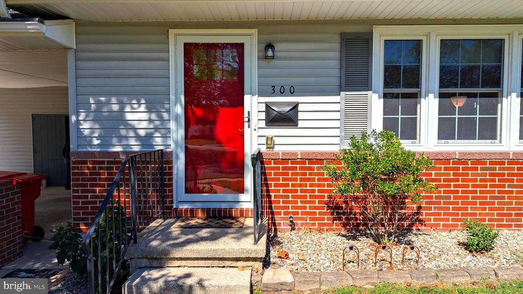 300 N PORTER ST, Seaford, DE 19973