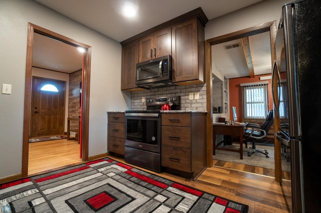 1606 5th Street N, Fargo, ND 58102