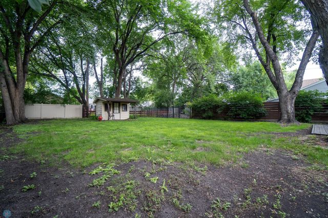 1606 5th Street N, Fargo, ND 58102