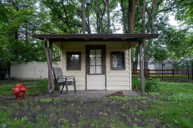 1606 5th Street N, Fargo, ND 58102