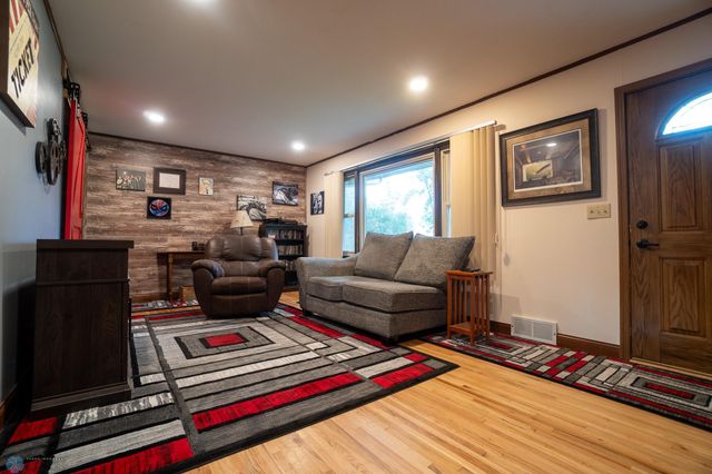 1606 5th Street N, Fargo, ND 58102