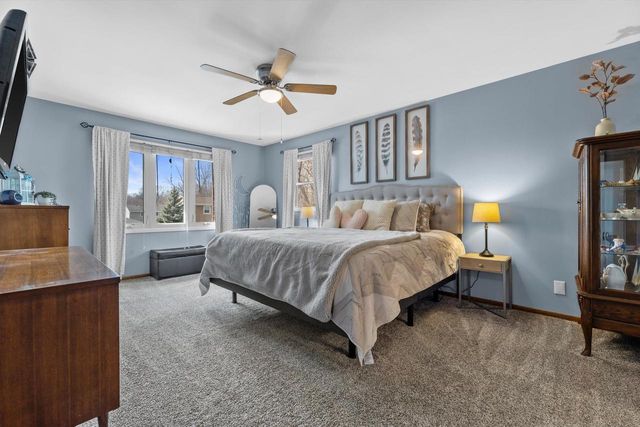 3260 S Regal DRIVE, New Berlin, WI 53151