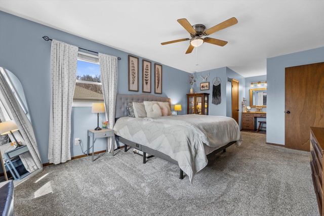 3260 S Regal DRIVE, New Berlin, WI 53151