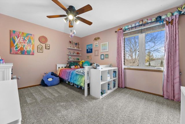 3260 S Regal DRIVE, New Berlin, WI 53151