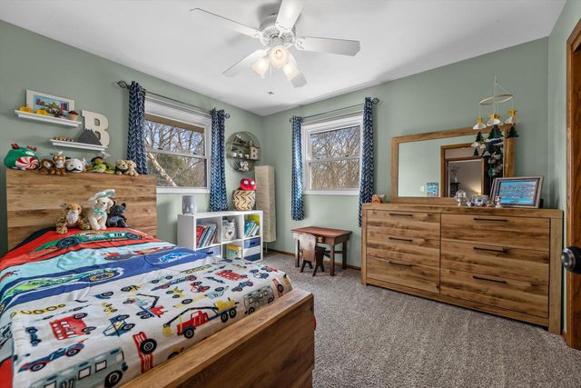 3260 S Regal DRIVE, New Berlin, WI 53151