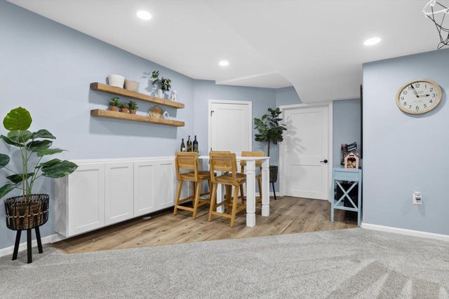 3260 S Regal DRIVE, New Berlin, WI 53151