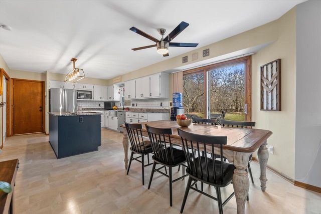 3260 S Regal DRIVE, New Berlin, WI 53151