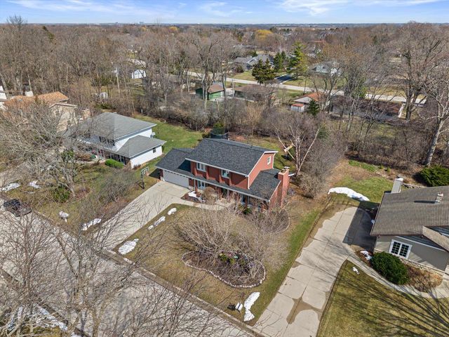 3260 S Regal DRIVE, New Berlin, WI 53151