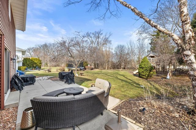 3260 S Regal DRIVE, New Berlin, WI 53151