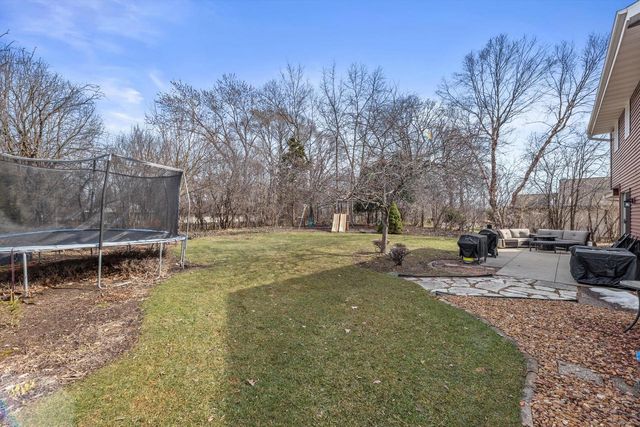 3260 S Regal DRIVE, New Berlin, WI 53151