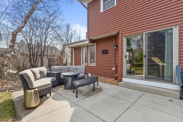 3260 S Regal DRIVE, New Berlin, WI 53151