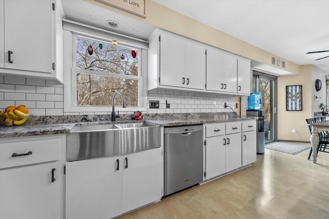 3260 S Regal DRIVE, New Berlin, WI 53151