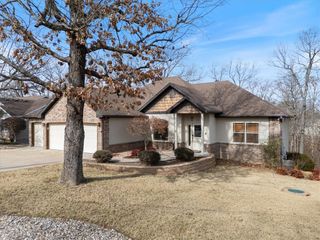 58 Sidlaw Hills Drive, Bella Vista, AR 72715