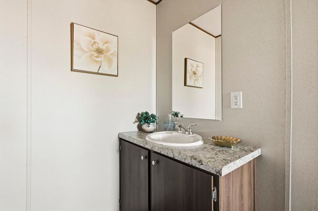 34 Hinson Road, Belen, NM 87002