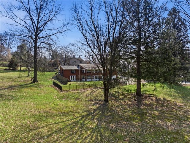 444 McElheny Rd., Shaler, PA 15116