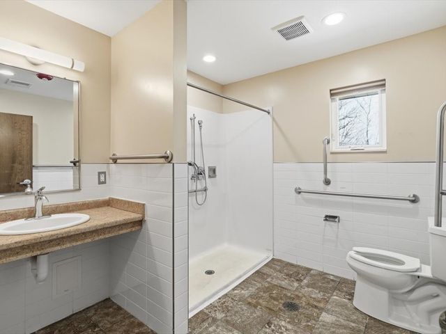 444 McElheny Rd., Shaler, PA 15116