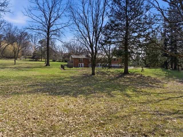 444 McElheny Rd., Shaler, PA 15116