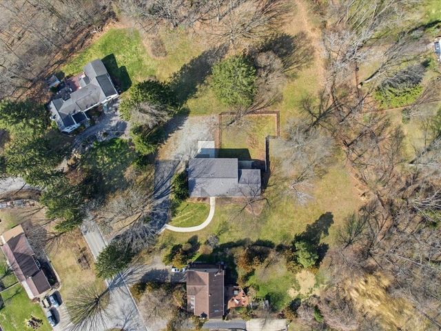 444 McElheny Rd., Shaler, PA 15116