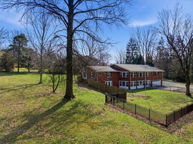 444 McElheny Rd., Shaler, PA 15116