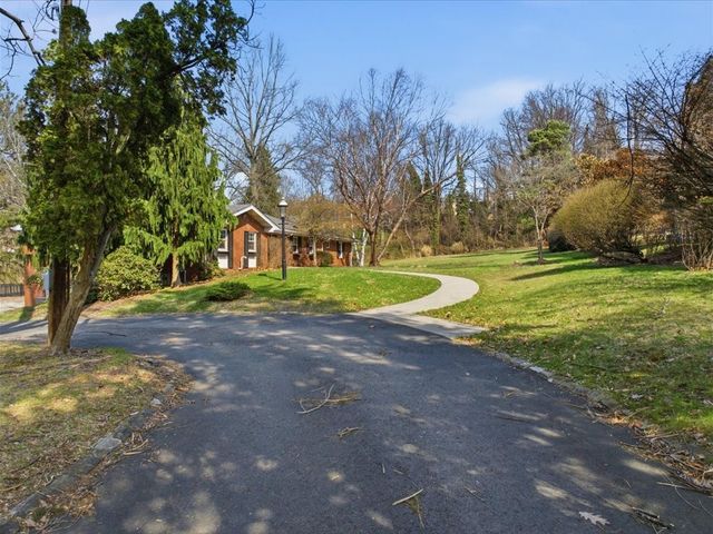 444 McElheny Rd., Shaler, PA 15116