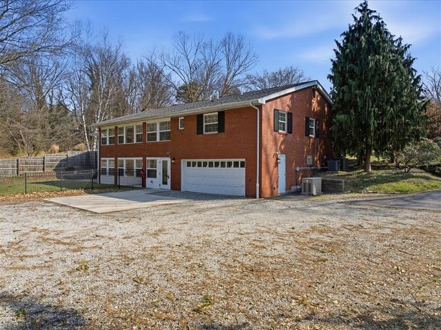 444 McElheny Rd., Shaler, PA 15116