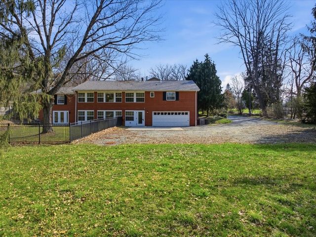 444 McElheny Rd., Shaler, PA 15116
