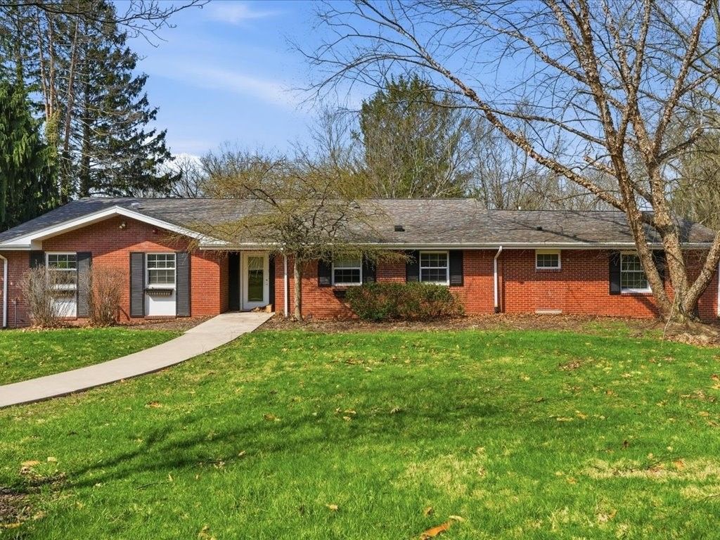 444 McElheny Rd., Shaler, PA 15116