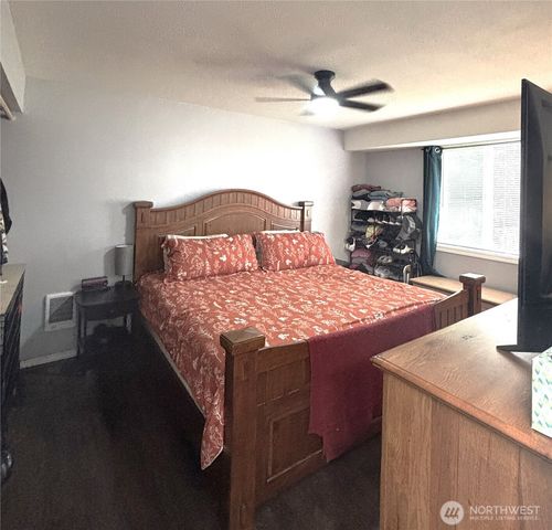 17217 10th Avenue E, Spanaway, WA 98387