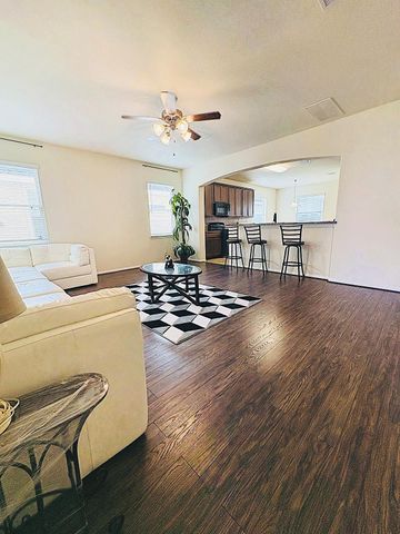 14226 Rim Side Trail, Houston, TX 77045