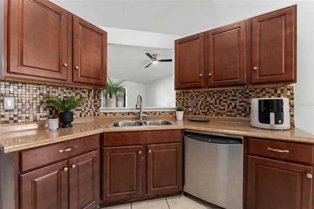 5385 AEOLUS WAY, Orlando, FL 32808