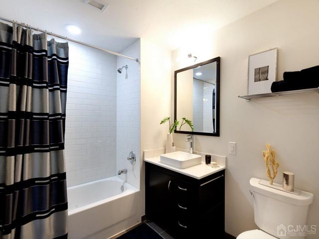 110 Somerset Street 2309, New Brunswick, NJ 08901