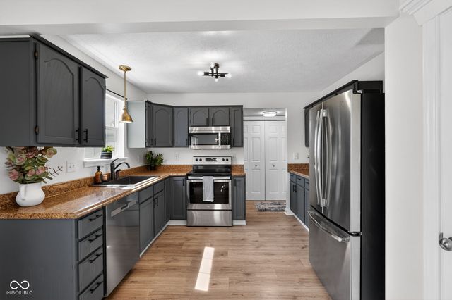 6115 Glebe Drive, Indianapolis, IN 46237