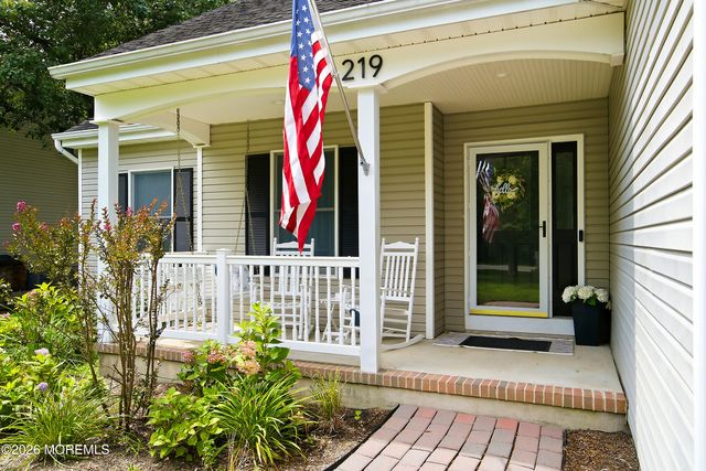 219 Hilliard Boulevard, Manahawkin, NJ 08050
