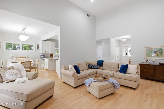 219 Hilliard Boulevard, Manahawkin, NJ 08050
