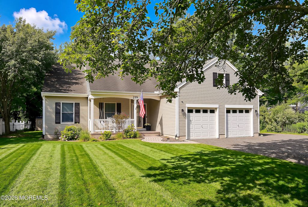 219 Hilliard Boulevard, Manahawkin, NJ 08050