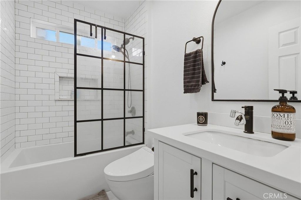 Image 11 of property listing at 1540 E Wardlow, Long Beach, CA 90807