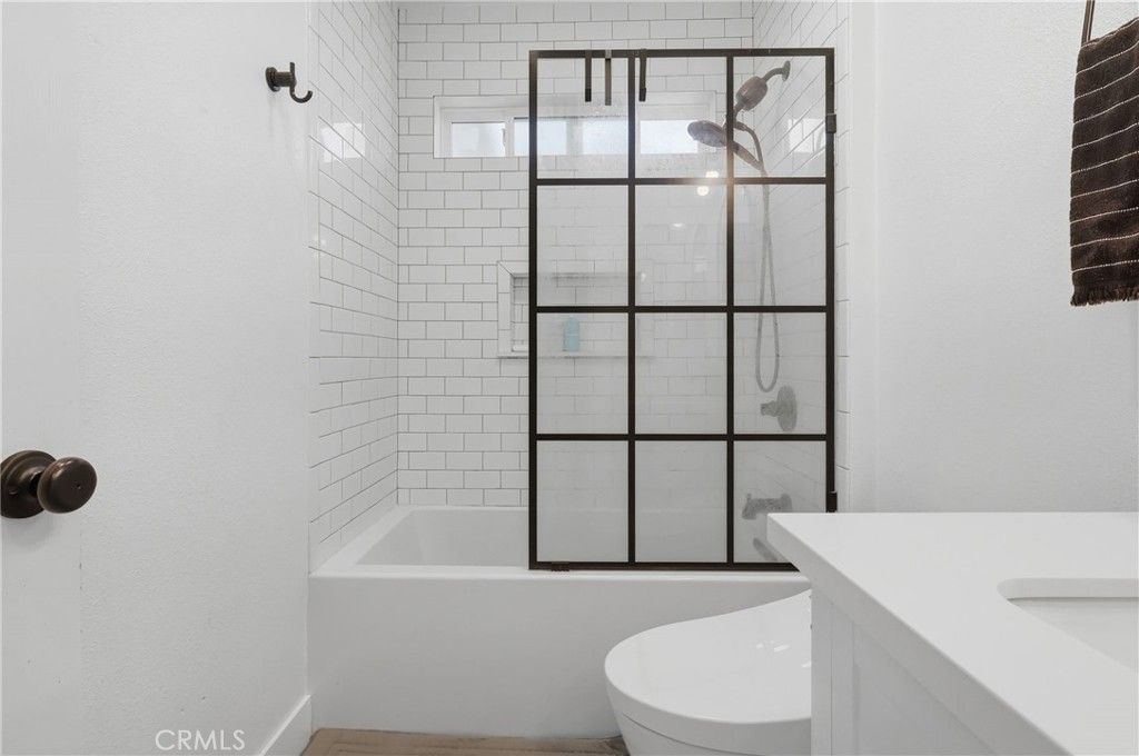 Image 12 of property listing at 1540 E Wardlow, Long Beach, CA 90807