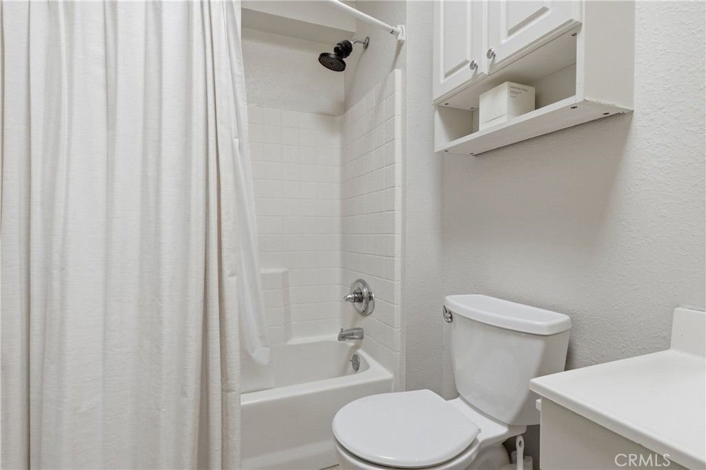 Image 15 of property listing at 1540 E Wardlow, Long Beach, CA 90807