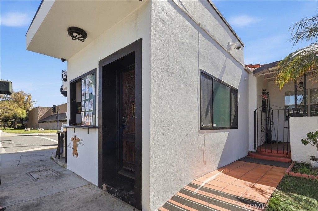 Image 20 of property listing at 1540 E Wardlow, Long Beach, CA 90807