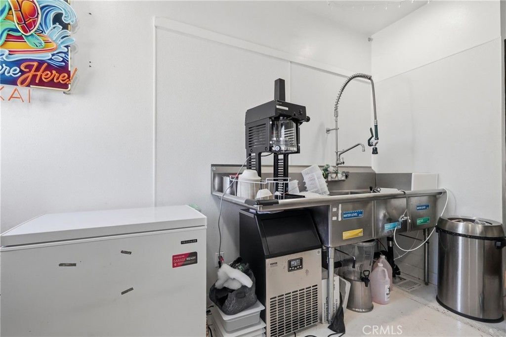 Image 21 of property listing at 1540 E Wardlow, Long Beach, CA 90807