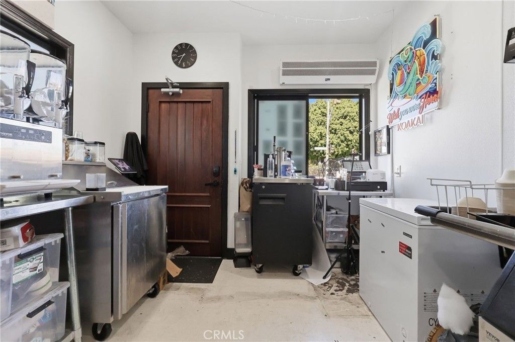 Image 22 of property listing at 1540 E Wardlow, Long Beach, CA 90807