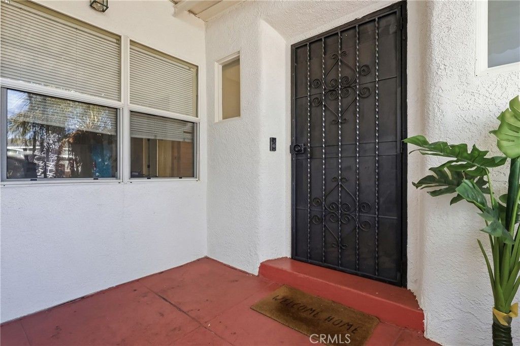 Image 3 of property listing at 1540 E Wardlow, Long Beach, CA 90807
