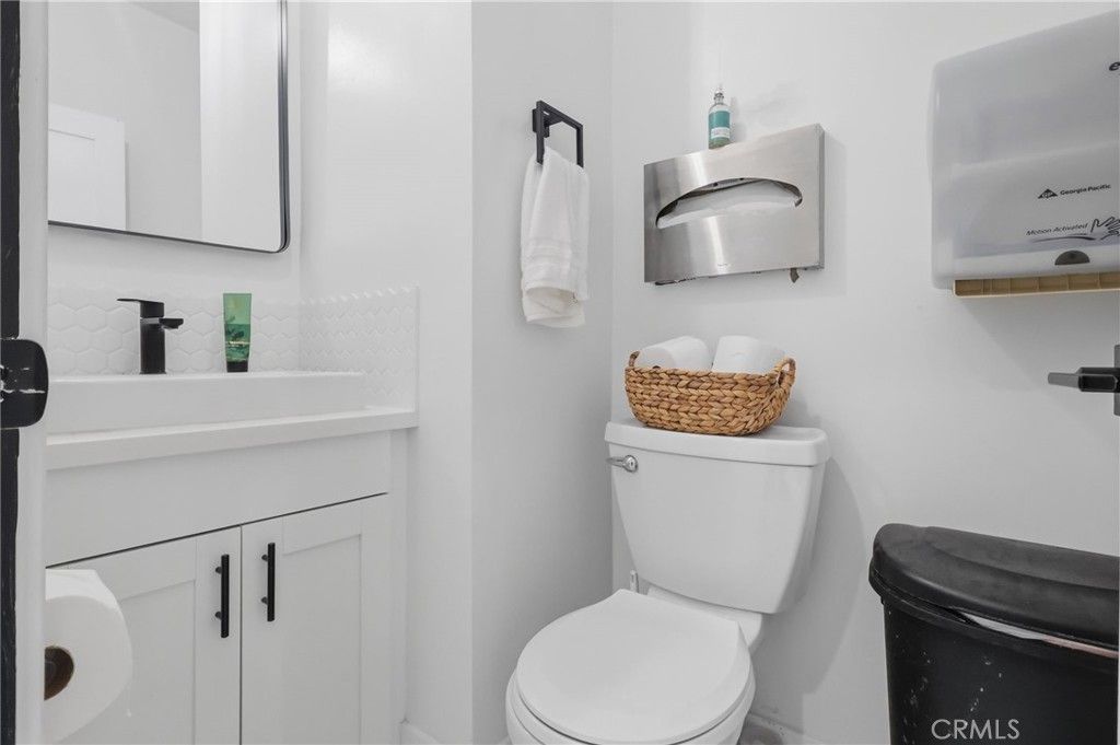 Image 30 of property listing at 1540 E Wardlow, Long Beach, CA 90807