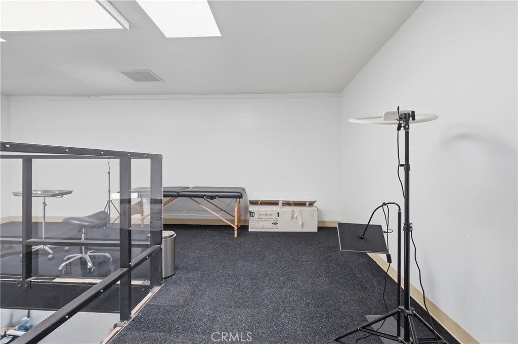 Image 32 of property listing at 1540 E Wardlow, Long Beach, CA 90807