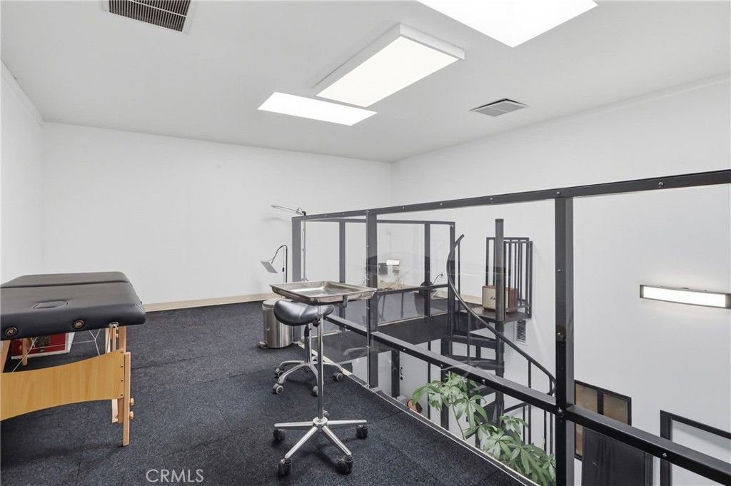 Image 34 of property listing at 1540 E Wardlow, Long Beach, CA 90807